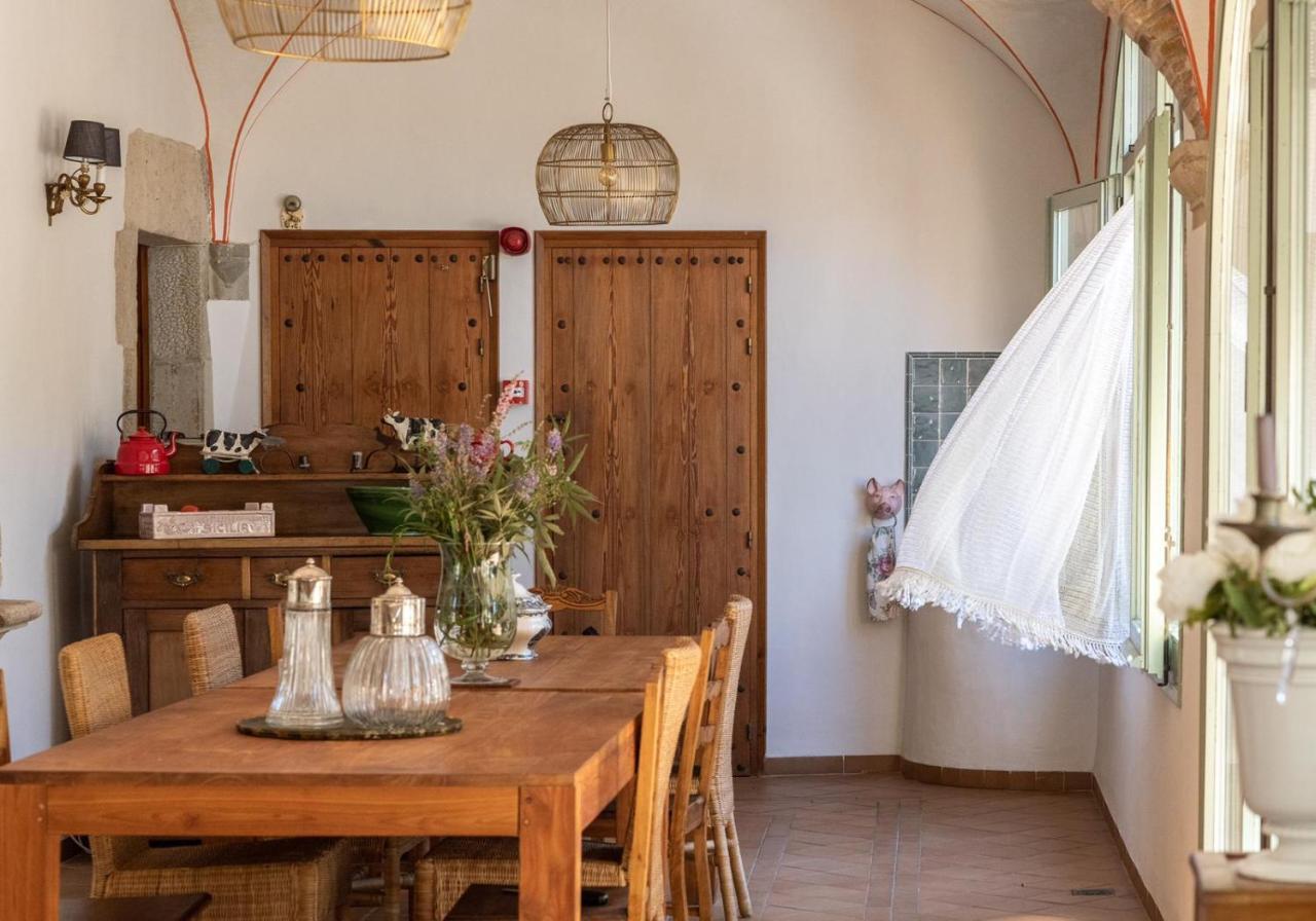 El Palauet De Monells - Adults Only Hotel Bagian luar foto