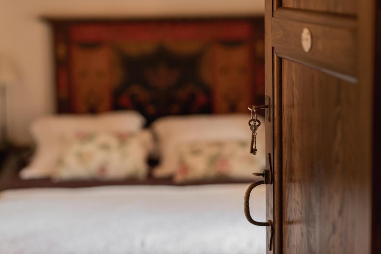 El Palauet De Monells - Adults Only Hotel Bagian luar foto